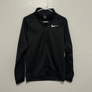 Excellent used condition Nike 1/2 zip sweater!
